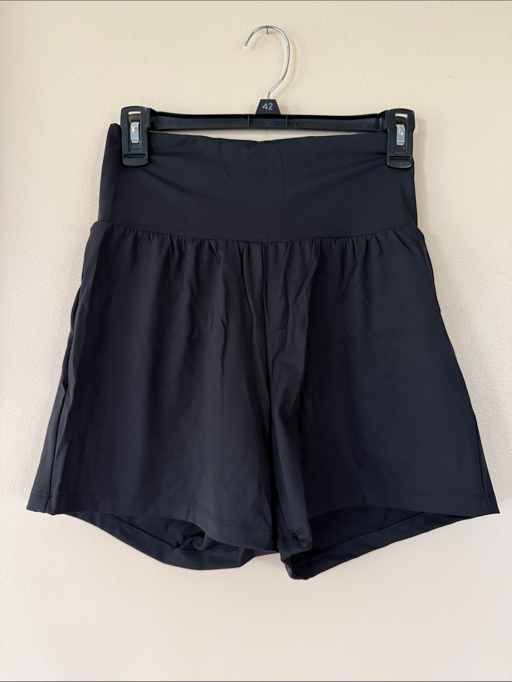 HALARA High-Waist Black Athletic Shorts